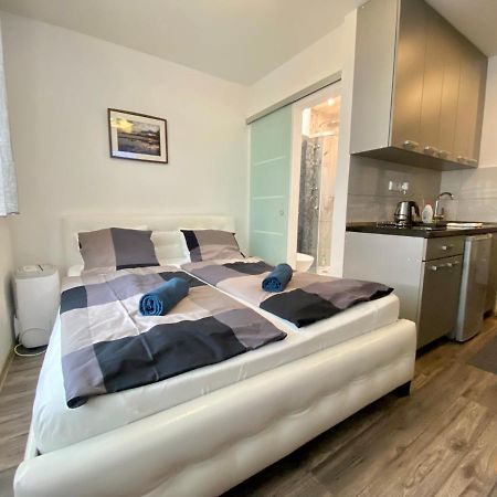 24 Hour-Self Check-In Apartment Namestie Svaeteho Egidia Попрад Екстериор снимка